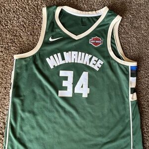 Milwaukee bucks Gianni’s jersey